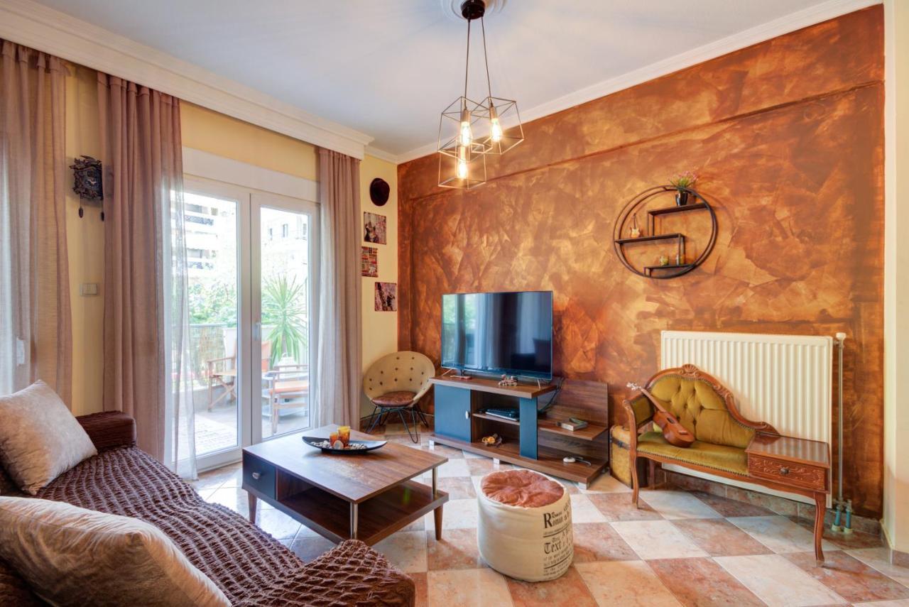 East Living - Netflix, Vesta Philoxenia * Selanik